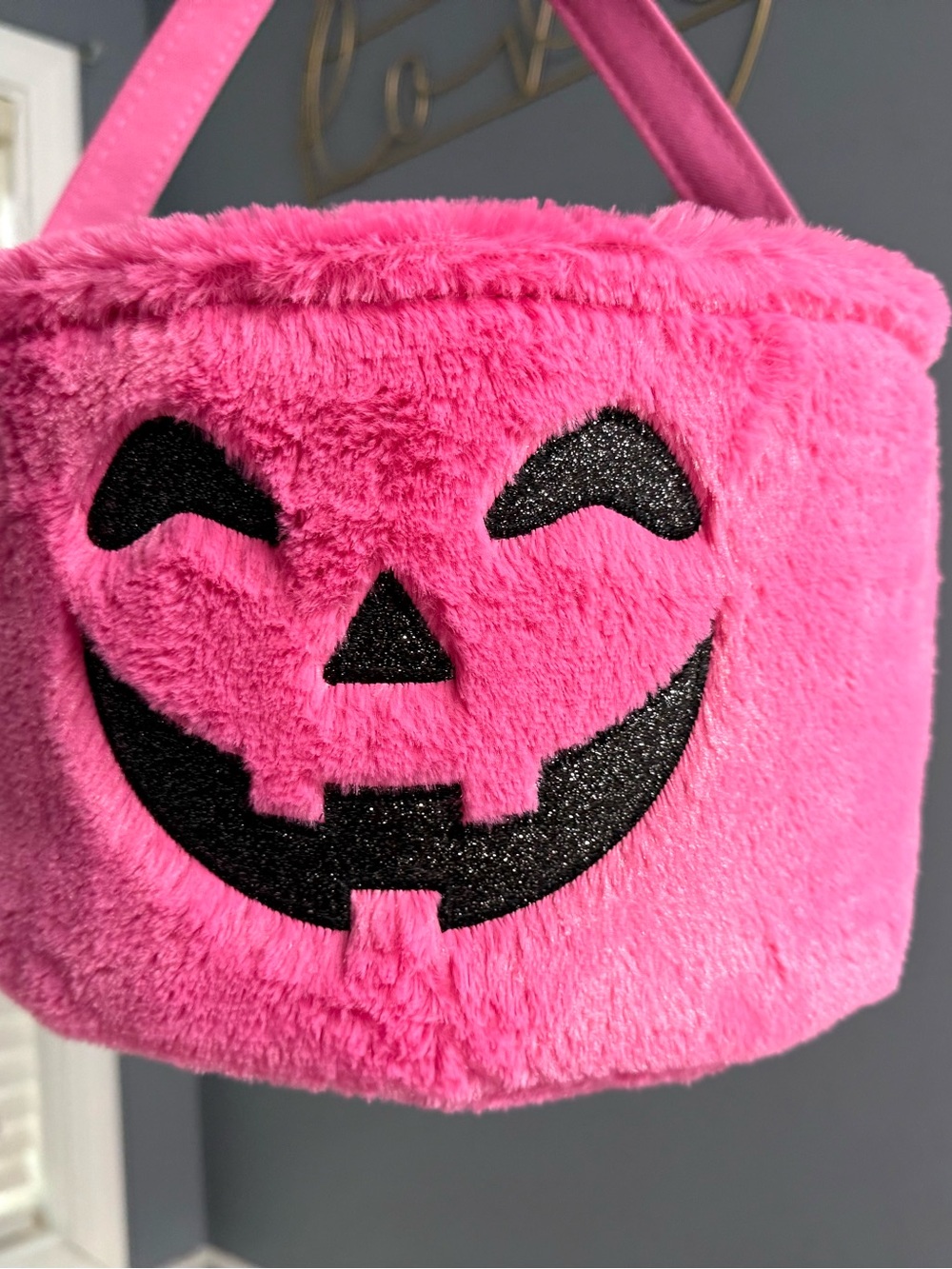 Pink Oversized Pumpkin Bucket - Picture 2 of 5